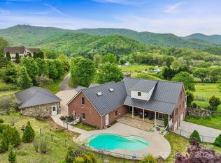 203 Bark Trl, Waynesville, NC 28786