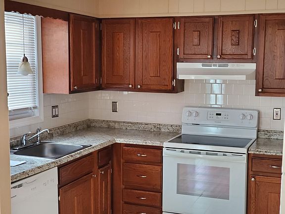 2nd image of 1530 Douglas Ave APT 4