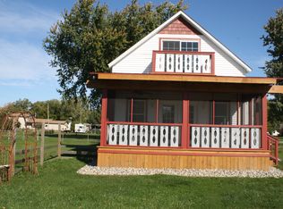 10147 Lapointe Dr, Luna Pier, MI 48157