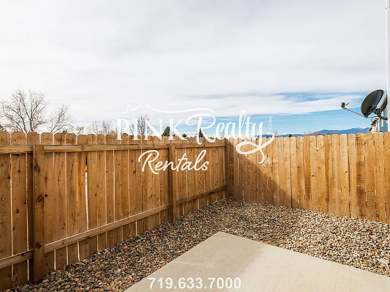 2325 Washo Cir — Photo 36