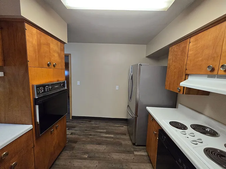 322 Webster St — Photo 23