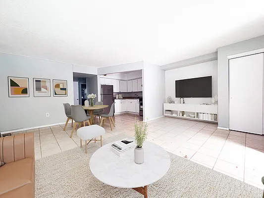 Rented by Bohemia Realty Group | media 3