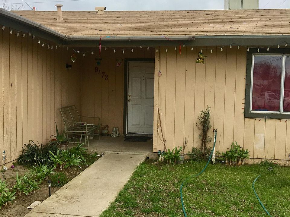 1st image of 9573 Eastview Dr