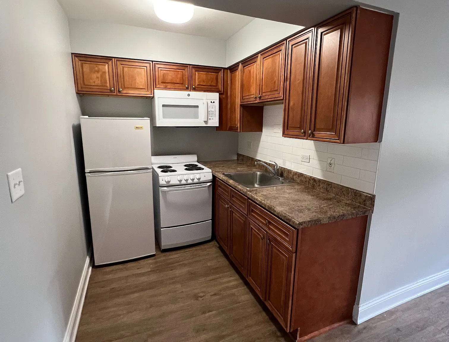 6000 North Sheridan Road - Studio — Photo 3