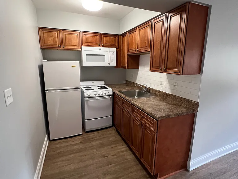 6000 N Sheridan Rd — Photo 3