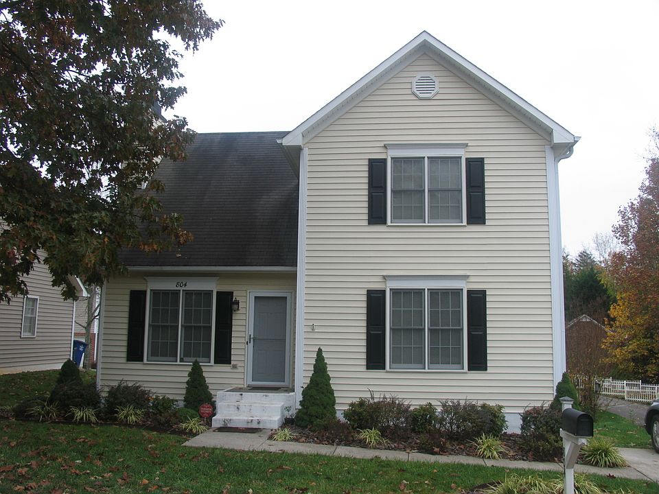 1st image of 804 Meadowstone Dr