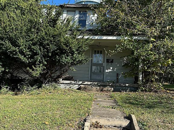 3rd image of 644 N West St