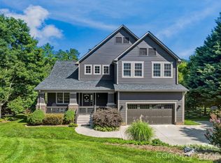8 Old Farm House Rd, Weaverville, NC 28787