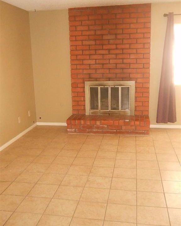 2nd image of 460 Fenmore Dr #00
