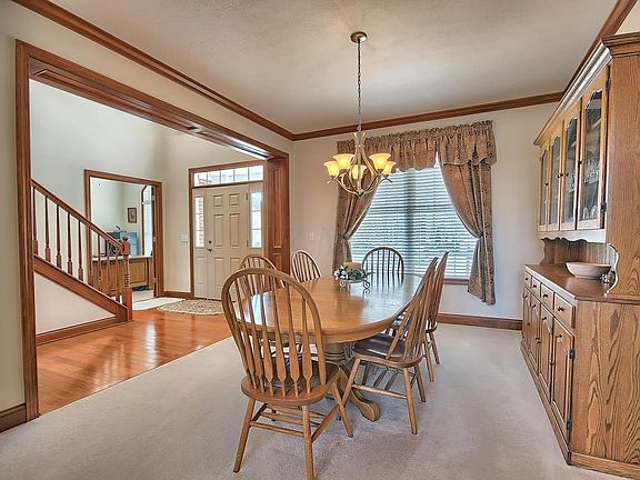 4th image of 8150 Garden Dr