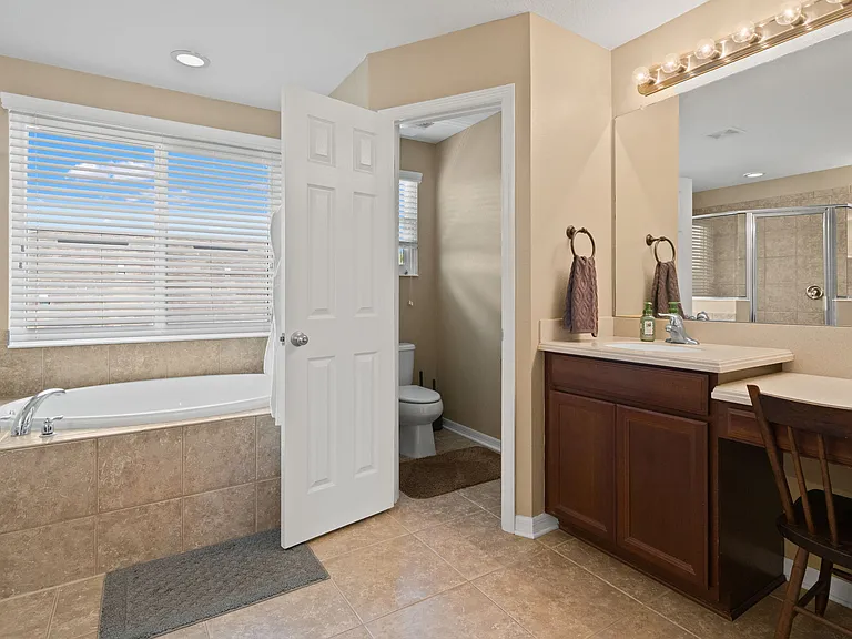 7506 Forest Mere Dr — Photo 20