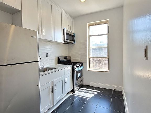 2nd image of 656 Mac Donough St #3L