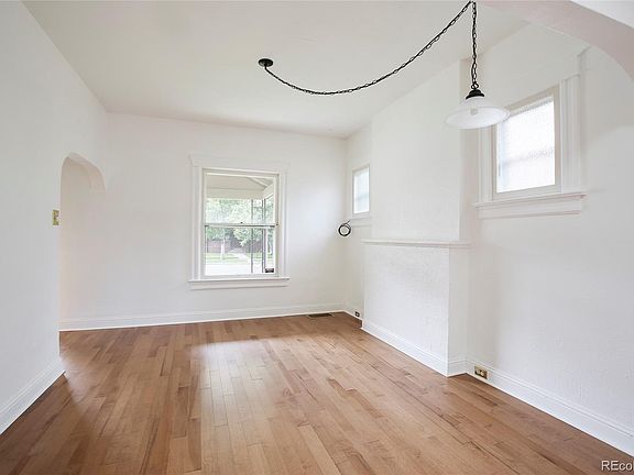 5th image of 471 S Clarkson St