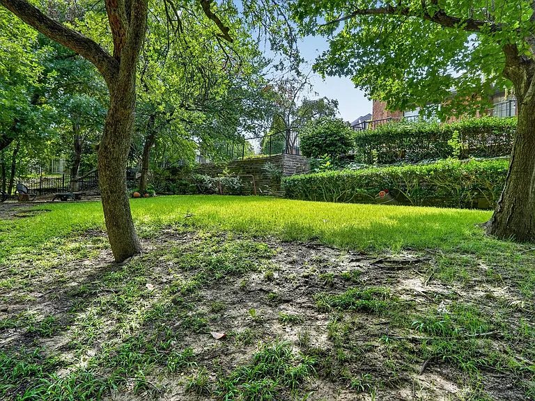 2335 Highlands Creek Rd — Photo 40