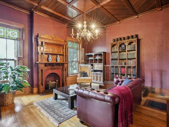 8 Bowdoin Ave, Dorchester, MA 02121