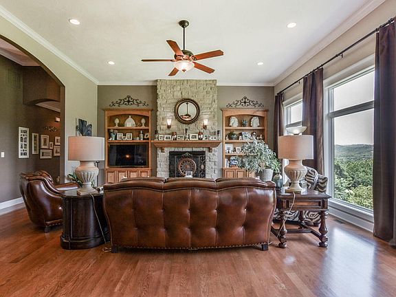 5th image of 106 Silver Oak Way