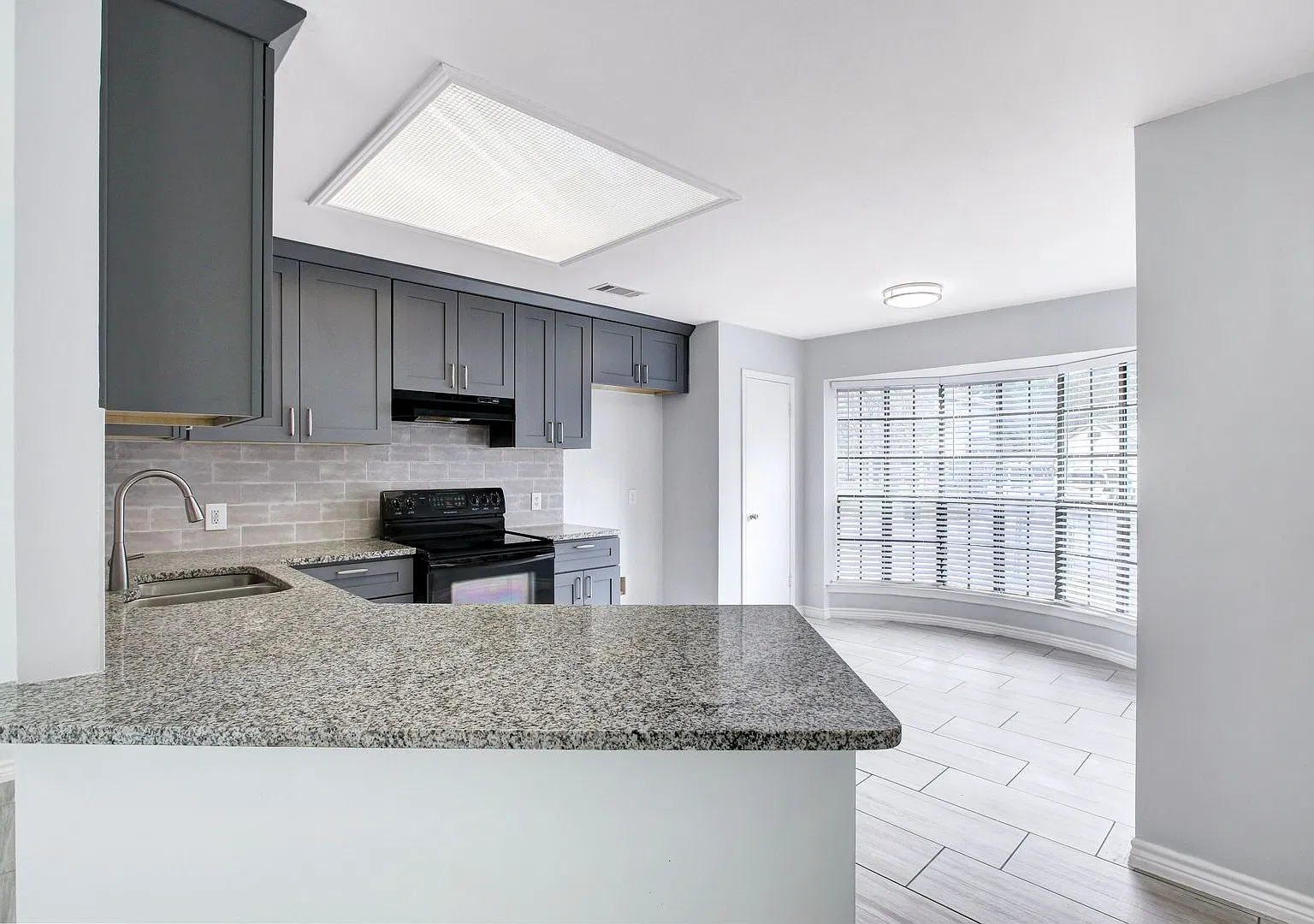 Contemporary Single-Level Home with 3 Bedrooms, 2 Bathrooms, and Updated Features — Photo 4