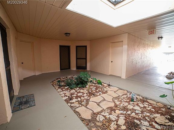 3rd image of 1915 NE Collins Cir APT 10
