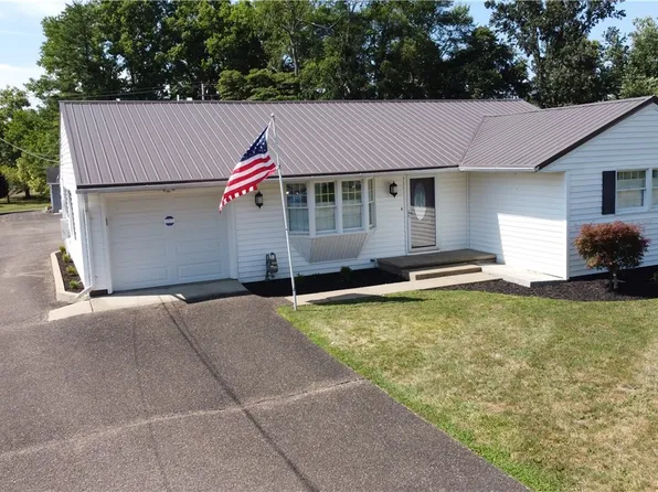 982 Country Club Dr, Zanesville, OH 43701