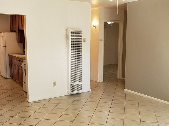 3rd image of 4421-27 1/2 Rosebud Ln #4425