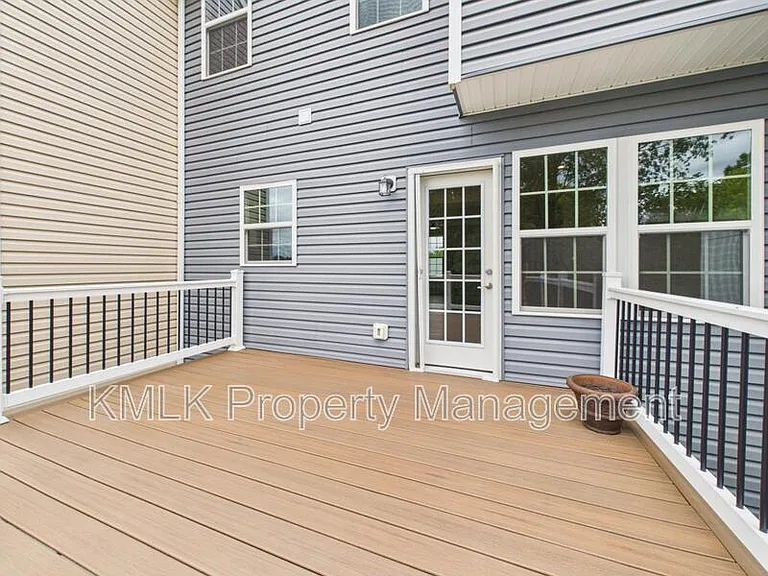 4037 N Steels Cir — Photo 25