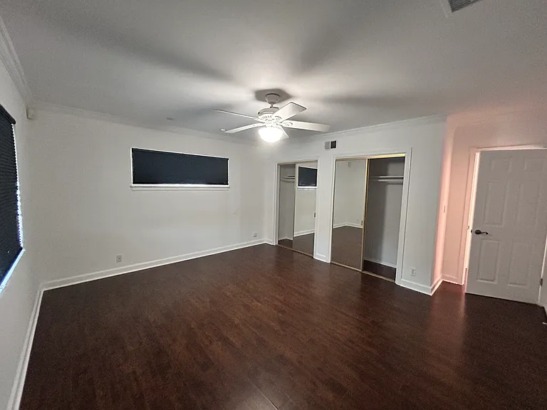 23723 Oxnard St — Photo 11