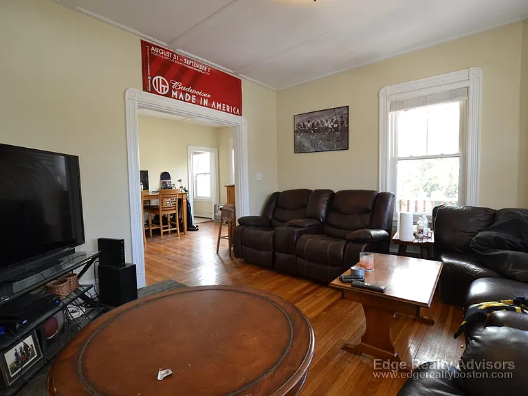 91 Surrey St — Photo 6