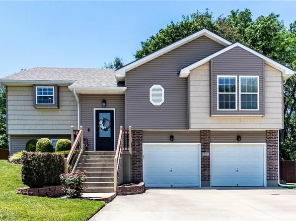 306 Talon Ct, Warrensburg, MO 64093