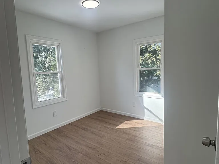45 Abbott Dr — Photo 5