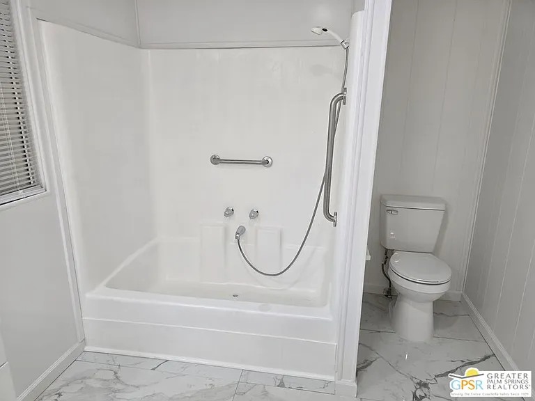 38 N Paseo Laredo — Photo 13