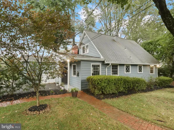 7731 Marthas Ln, Falls Church, VA 22043