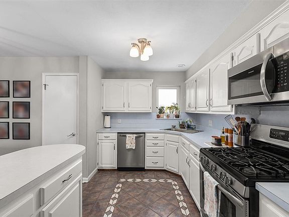 5th image of 7015 Itaska Dr