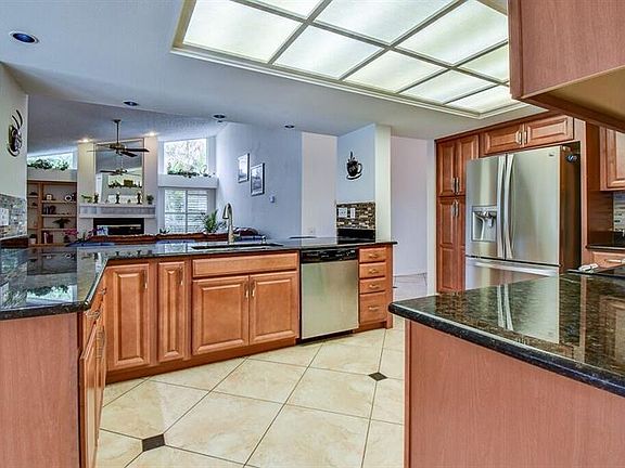 5th image of 5103 E Longboat Blvd