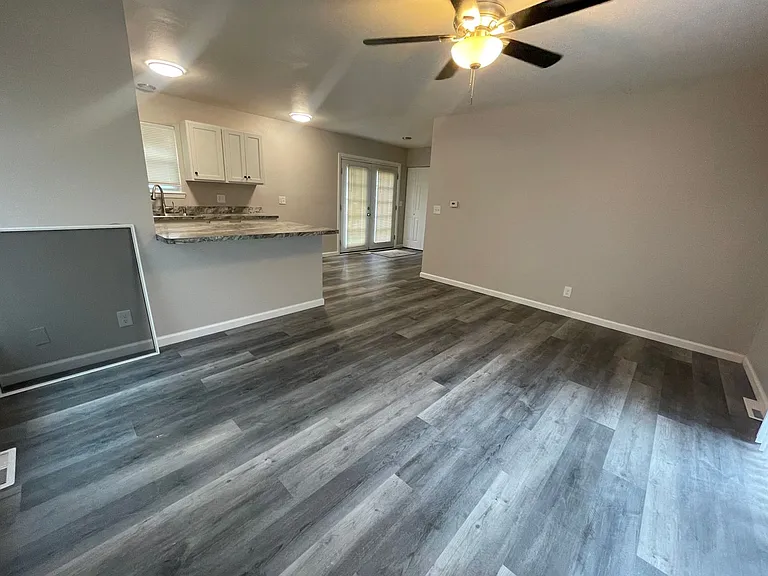 Garden Ridge Apartments — Photo 33