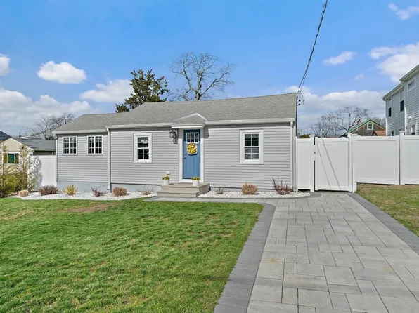 68 Leland Rd, Marshfield, MA 02050