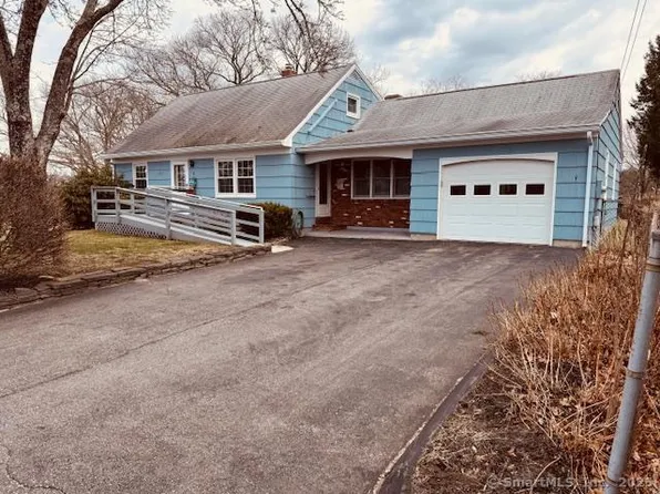 6 Charles Street, Plainfield, CT 06374