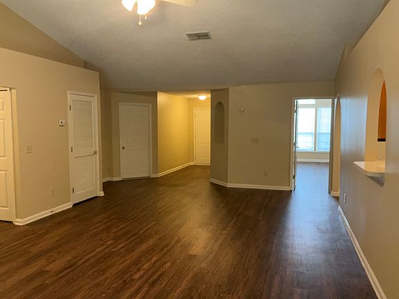 5th image of 7691 Enderby Ave E