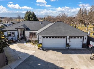 875 N Mountain Ave, Central Pt, OR 97502