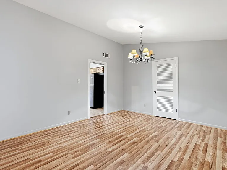 520 Windsor Rd — Photo 15