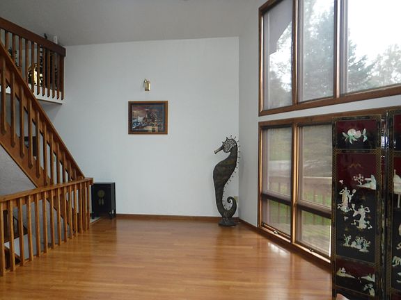 4th image of 111 Pecan Ln