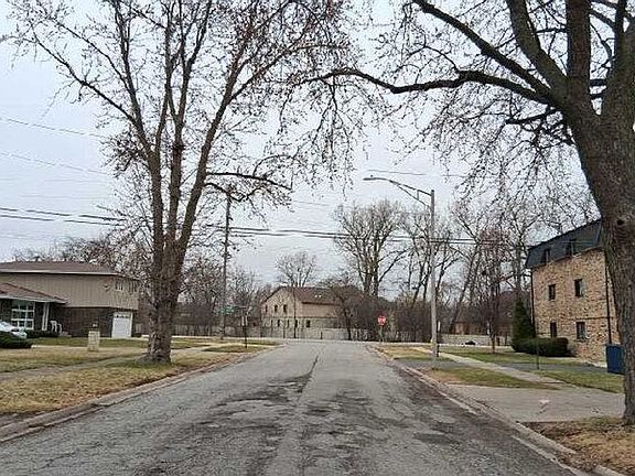 5th image of 306 Abbott Ave