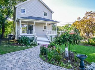 107 Hoover St, North Kingstown, RI 02852