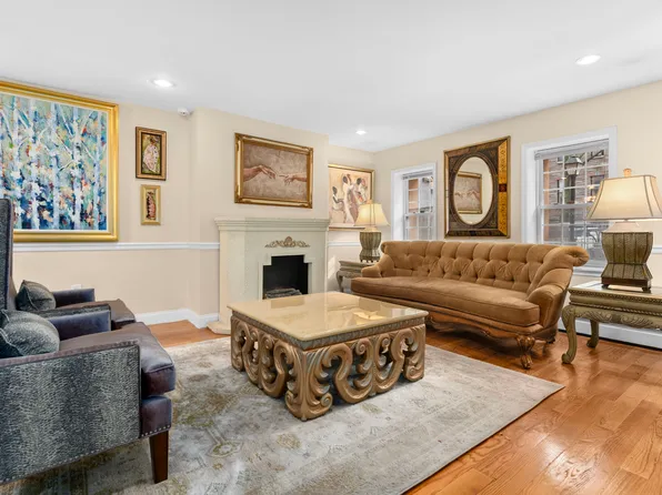 147 Weirfield Street image 3 of 20