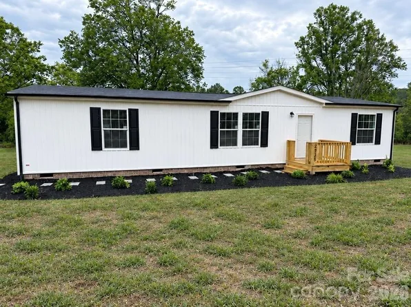 2735 Piney Rd, Morganton, NC 28655