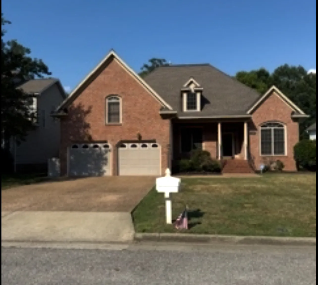 4 bed, 2.5 bath, 2760 sqft, $3,100 — Photo 1