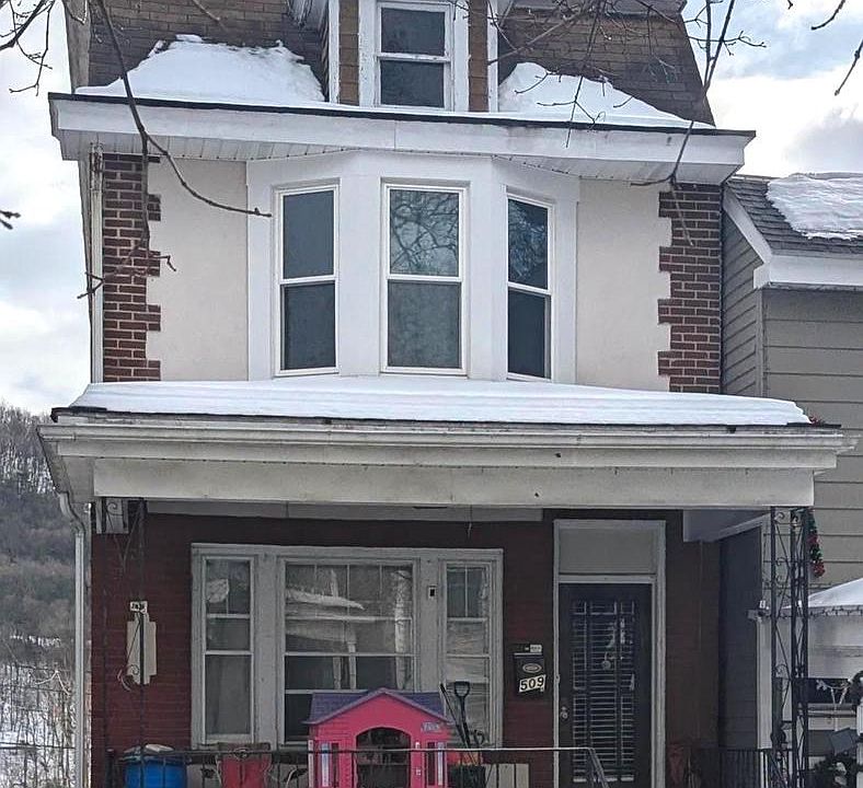 1st image of 509A Carbon St