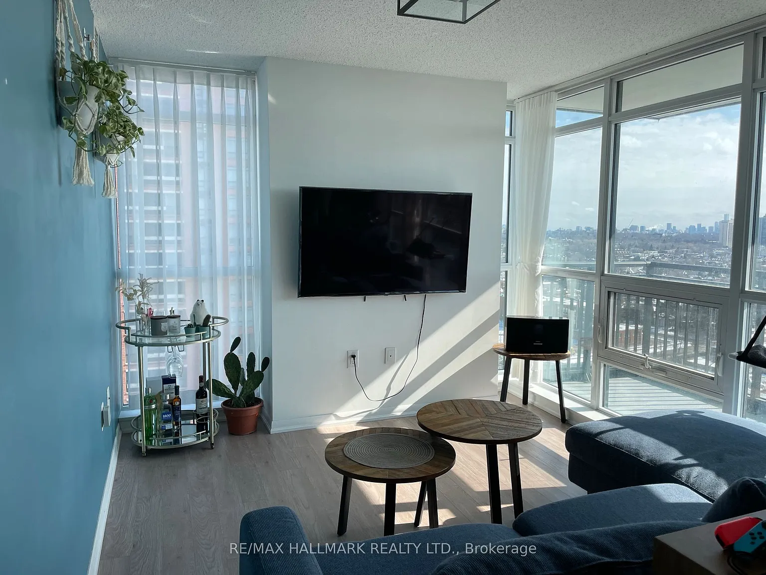 Treviso II Condos — Photo 3