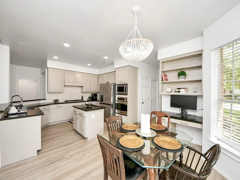 7130 Glenwood Dr — Photo 38