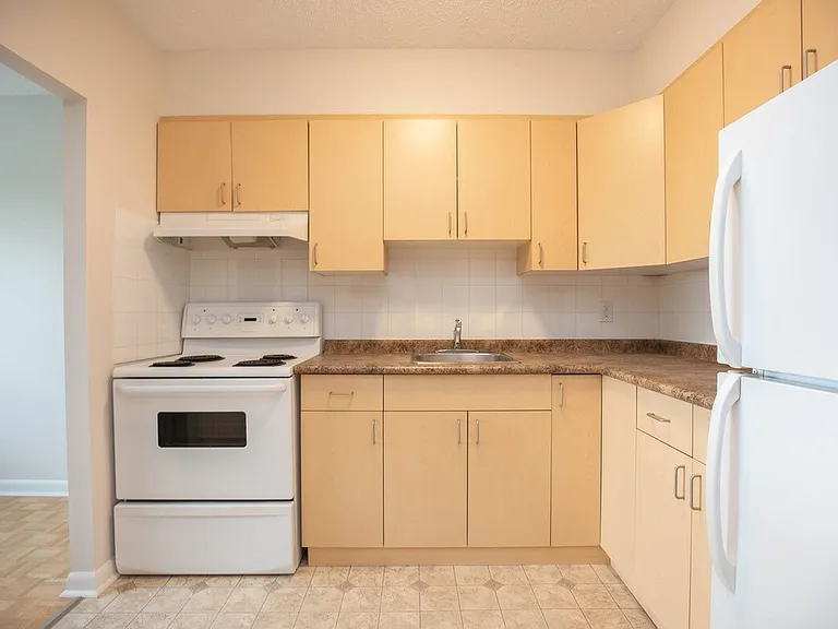 1155 Grant Ave — Photo 10