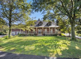 1 Far Horizons Dr, Newburgh, NY 12550